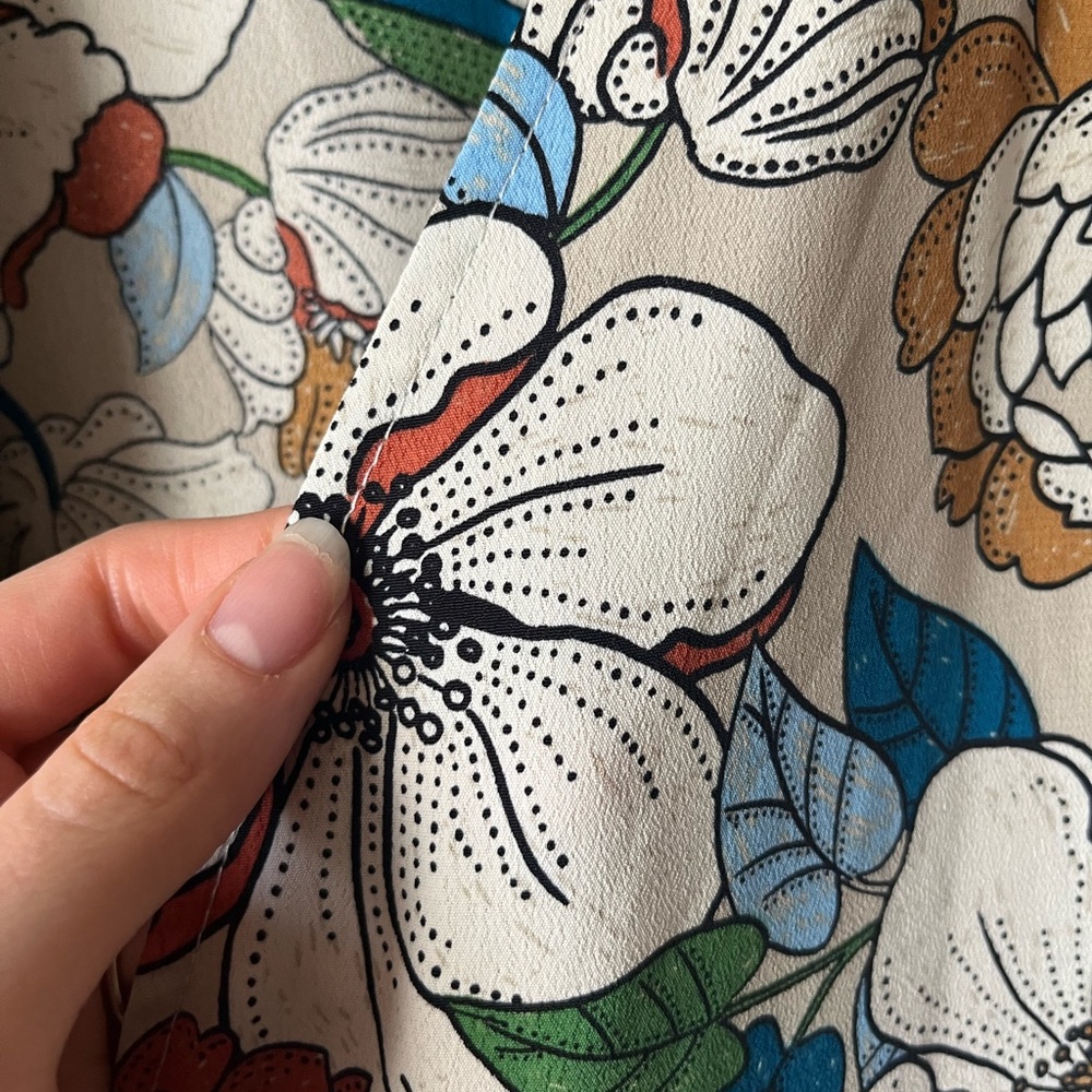 Cupshe Floral Wrap Elegant Dress Size 8 - Like New 💐 - Picture 3 of 6